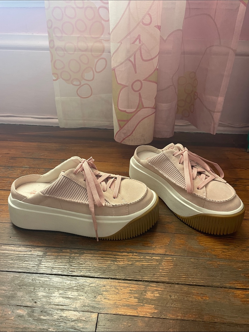UGG Platform Slip-On Sneakers in Blush Pink women’s size 8
